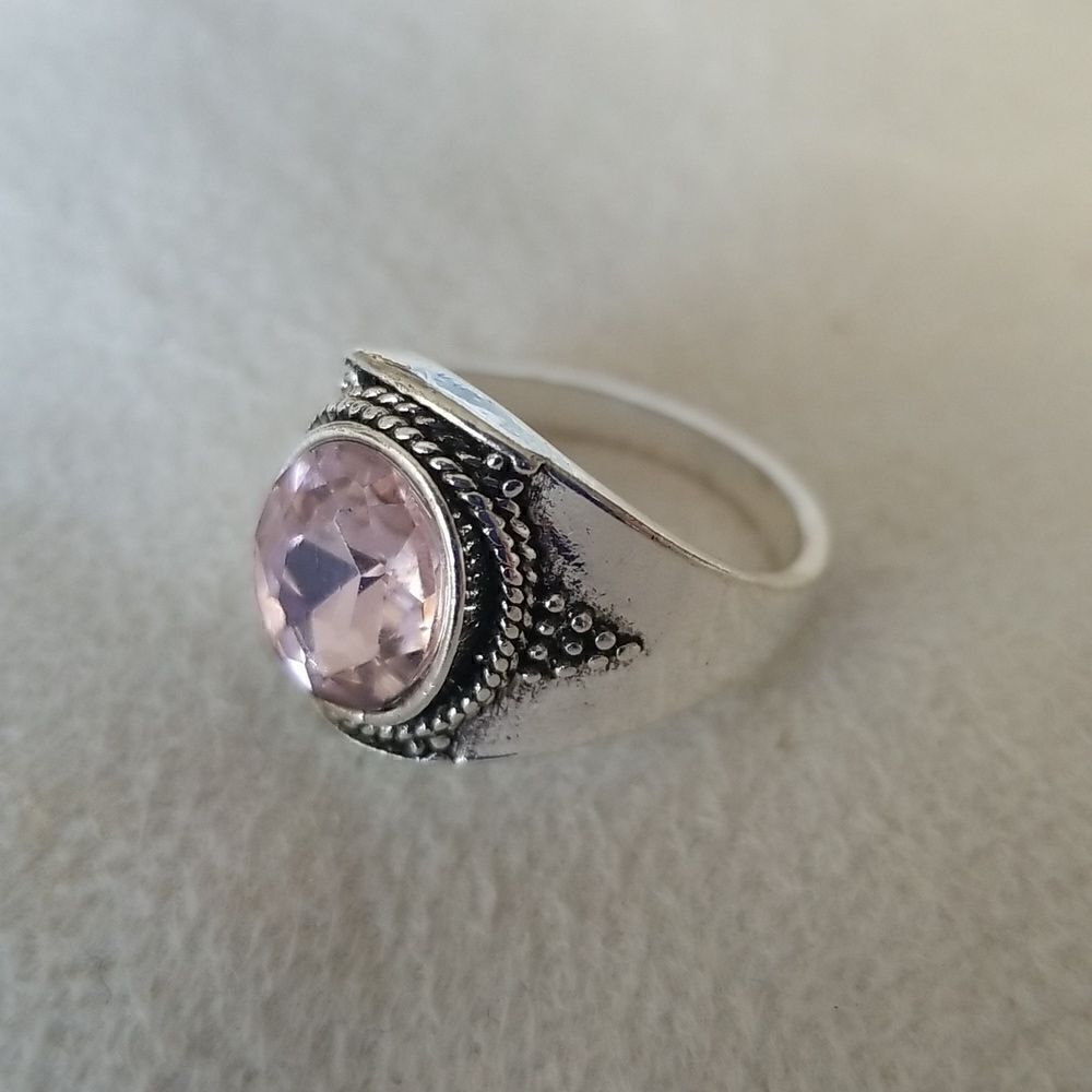 Pink clear stone silvertone ring size 8